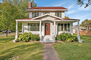 241 Prairie Avenue S