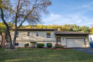 7624 W 100th Street
