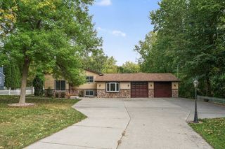 418 Mission Road W