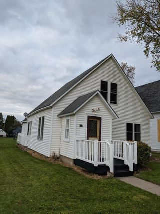 122 Lincoln Street E