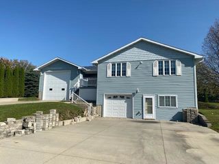 305 2nd Avenue SE