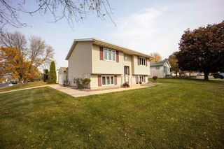201 Theresa Court SE