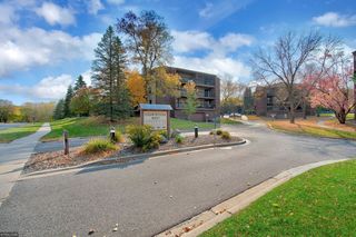 7401 W 101st Street Unit 202