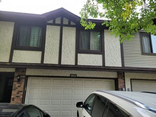 8852 N Maplebrook Court