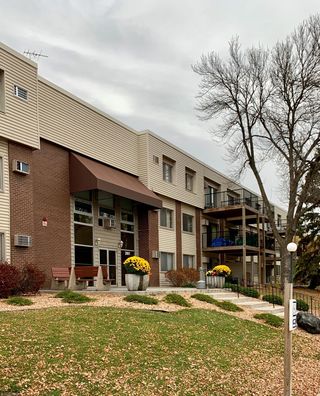 2801 Flag Avenue N Unit 304