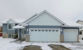 1008 Waters Edge Circle