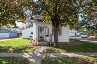735 Division Street W