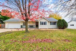 1751 Prairie Lane NE