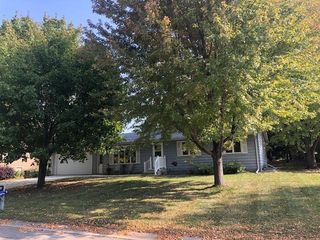 908 Pleasantview Drive SE