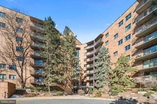 210 W Grant Street Unit 107