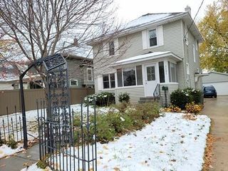 1121 E Center Street