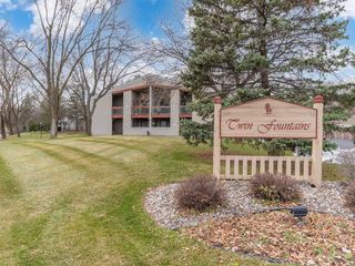 350 Shelard Parkway Unit 211
