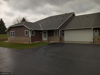 6221 Creekview Lane N