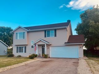 837 River Terrace