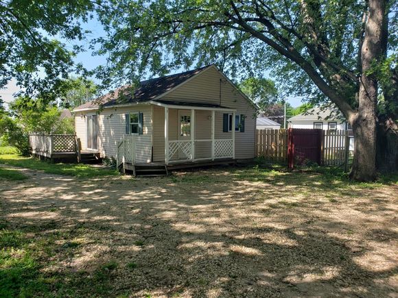 407 1/2 12th Street SE Austin, MN House Sold - Photo 1 of 1. Opens carousel modal