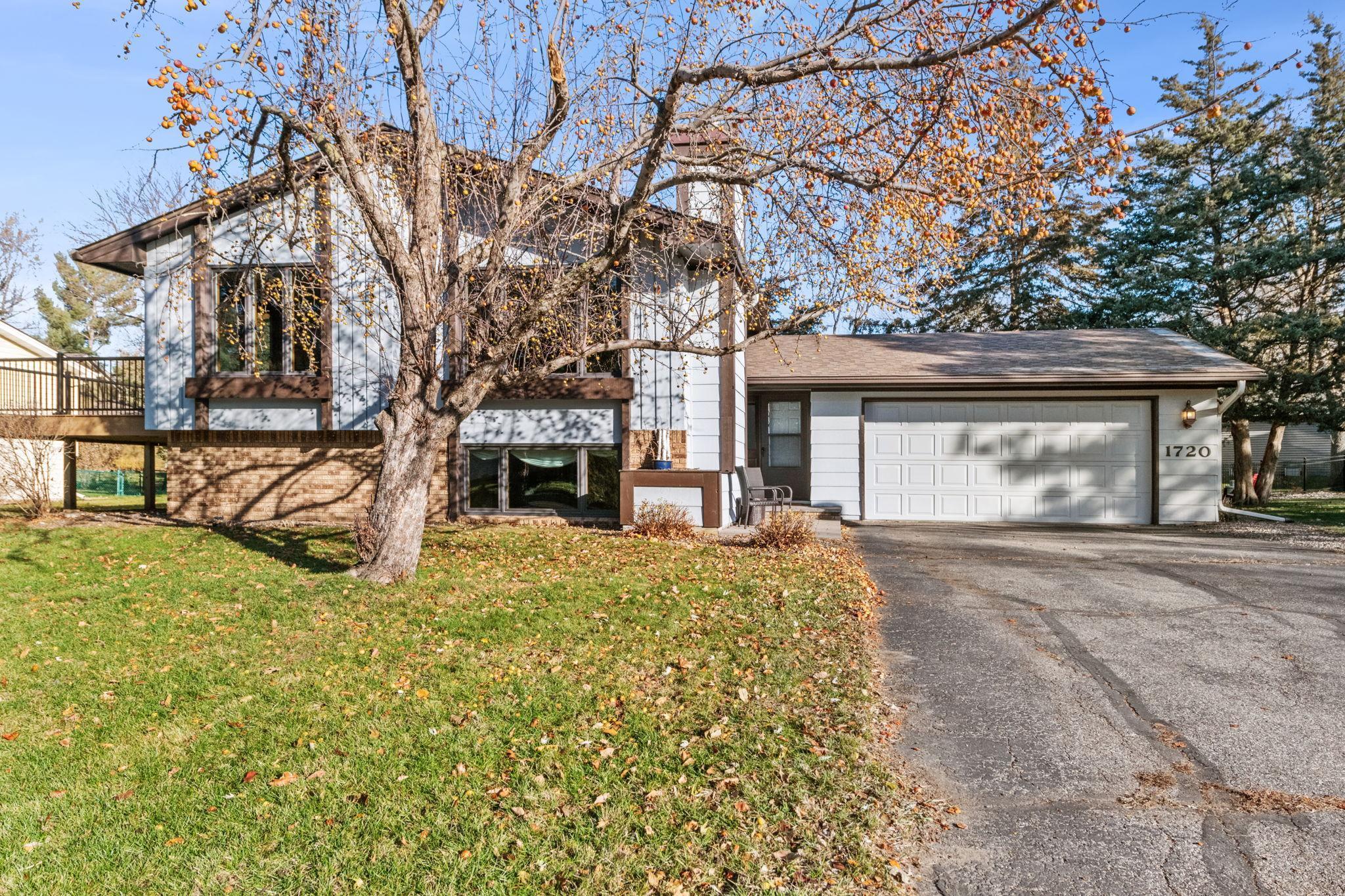 1720 Laurel Ave, Hudson, WI 54016 Estately 🧡 MLS 6457192