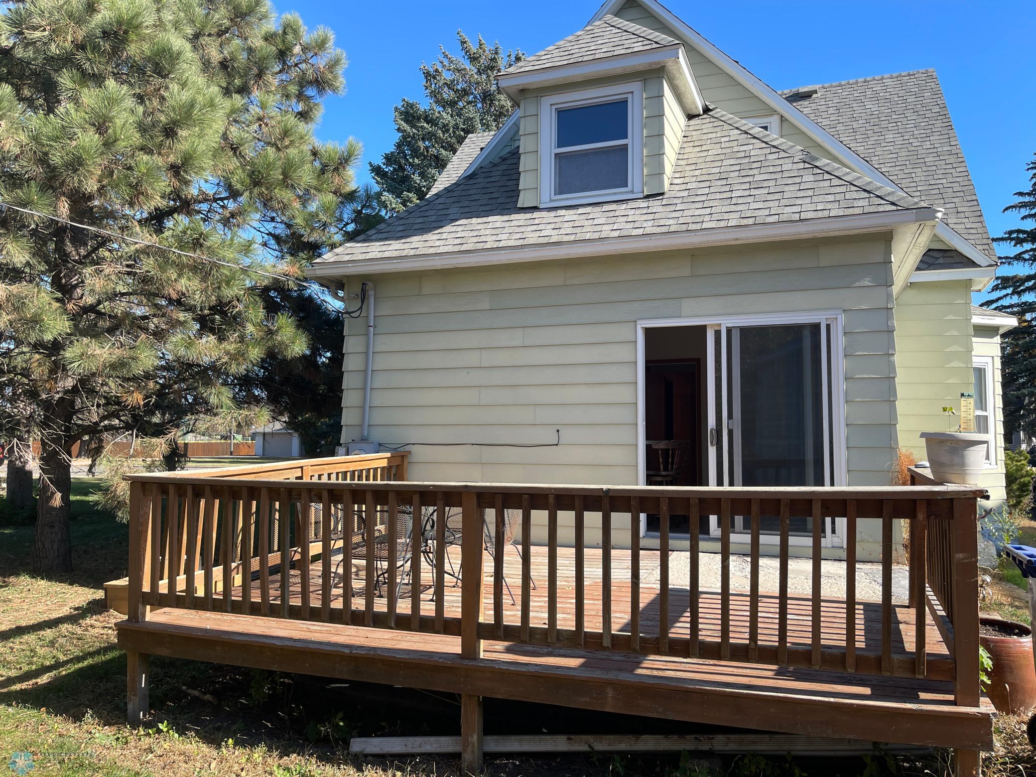 38 Railway St, Enderlin, ND 58027 Estately 🧡 MLS 6623219