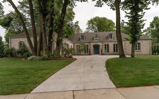 910 Folwell Drive SW Rochester, MN House Active - Photo 1 of 60. Opens carousel modal