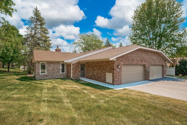 4509 Redwood Circle