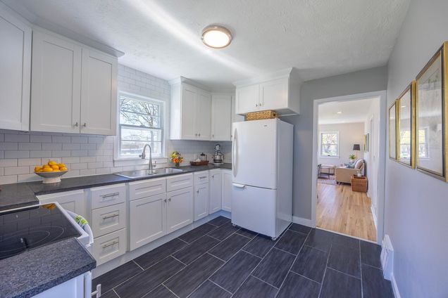 7524 Edgebrook Drive