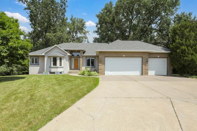 2510 Wexford Court New Brighton, MN House Active - Photo 1 of 59. Opens carousel modal