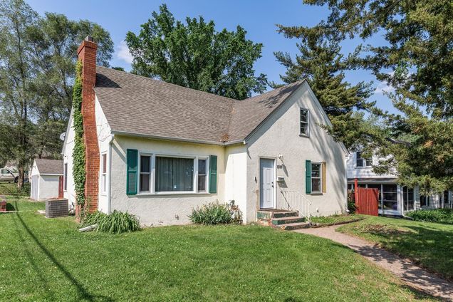 1351 3rd Street E Saint Paul, MN House Active - Photo 1 of 35. Opens carousel modal