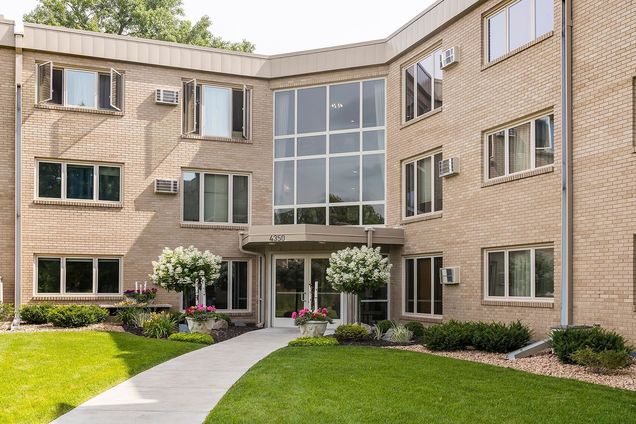 4350 Brookside Court Unit 212