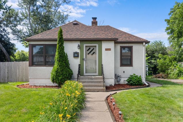 1564 Arlington Avenue E Saint Paul, MN House Active - Photo 1 of 22. Opens carousel modal