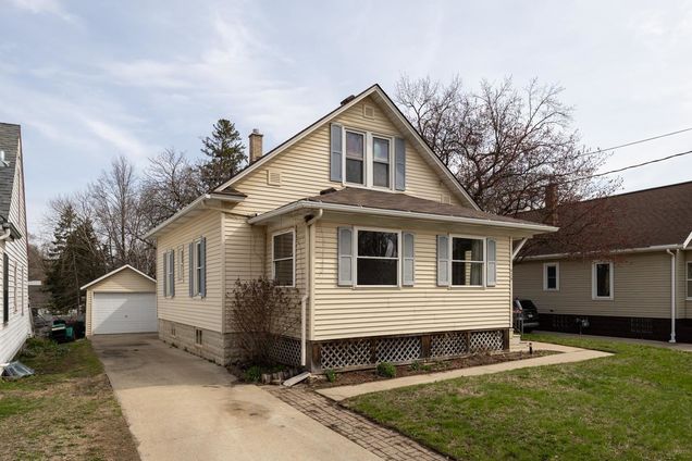 429 7th Street NW Rochester, MN House Active - Photo 1 of 46. Opens carousel modal