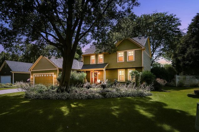 4381 Oakmede Lane