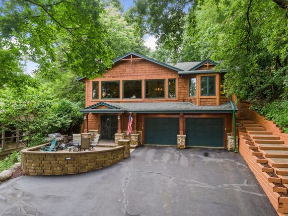 6044 Ridgewood Road