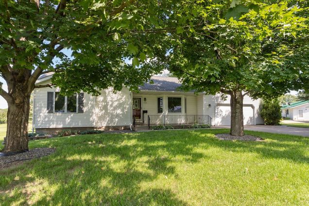 104 E County Road N
