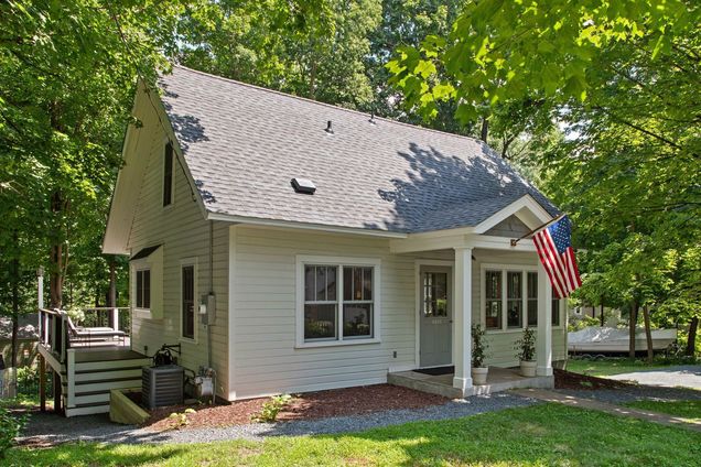 3815 Deephaven Avenue Deephaven, MN House Active - Photo 1 of 54. Opens carousel modal