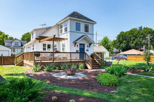 30 6th Avenue N