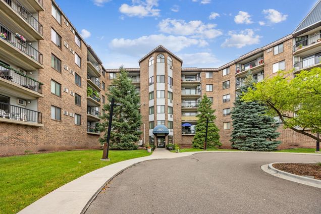 2601 Kenzie Terrace Unit 324