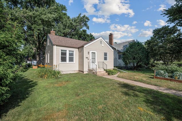 2536 33rd Avenue S Minneapolis, MN House Active - Photo 1 of 39. Opens carousel modal