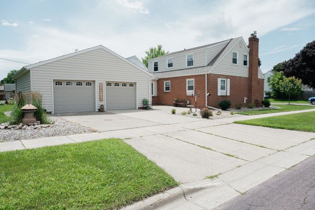 515 S Hampton Street Fairmont, MN House Active - Photo 1 of 54. Opens carousel modal