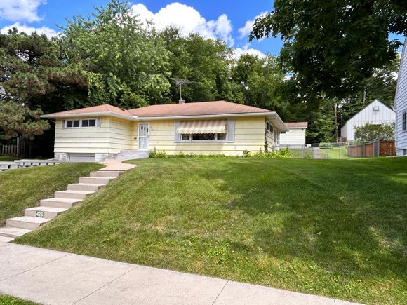 426 Woodlawn Avenue