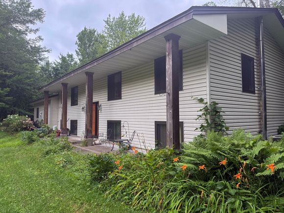 22525 Linnet Street NW Oak Grove, MN House Active - Photo 1 of 10. Opens carousel modal