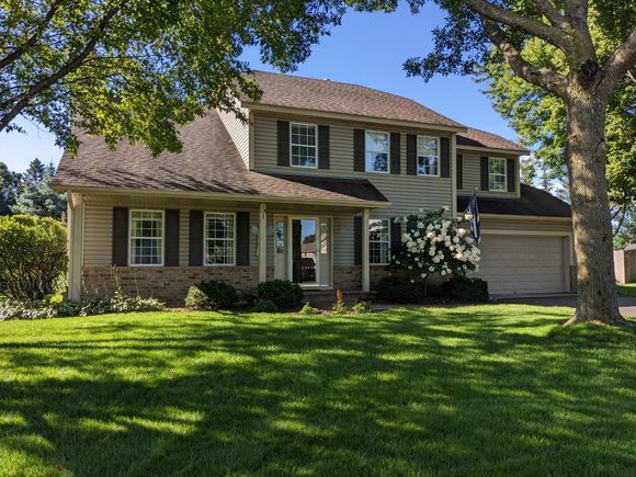 16597 Kenning Road Eden Prairie, MN House Active - Photo 1 of 66. Opens carousel modal
