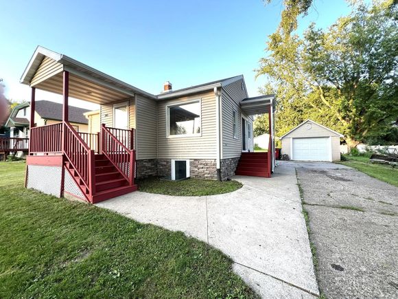 345 5th Street SW