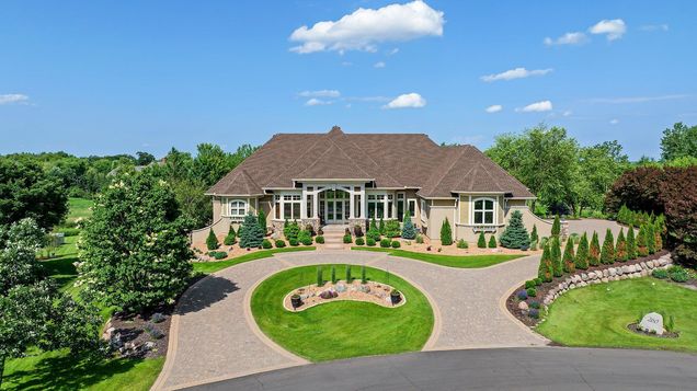 260 Calamus Circle