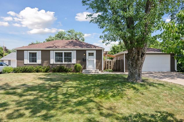 7421 Vincent Avenue S Richfield, MN House Active - Photo 1 of 38. Opens carousel modal