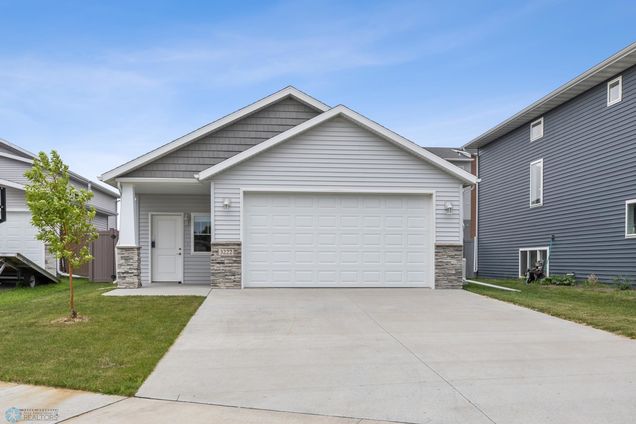 3222 10th Street N Fargo, ND House Active - Photo 1 of 25. Opens carousel modal