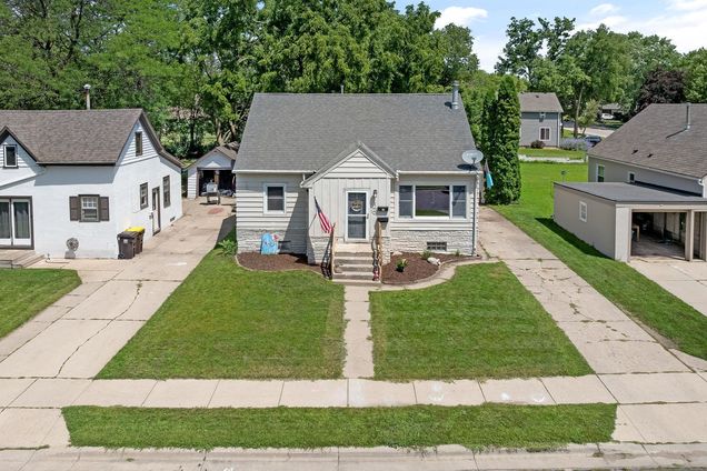 125 Maple Street Fairmont, MN House Active - Photo 1 of 25. Opens carousel modal