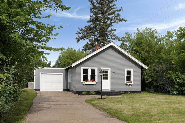 1602 Pennsylvania Avenue Brainerd, MN House Active - Photo 1 of 21. Opens carousel modal