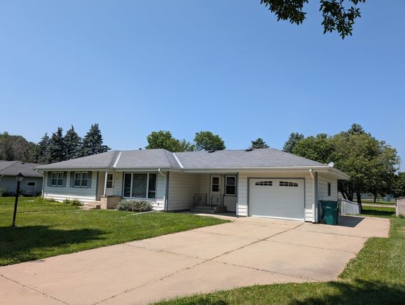 209 Hillcrest Way Le Sueur, MN House Active - Photo 1 of 16. Opens carousel modal