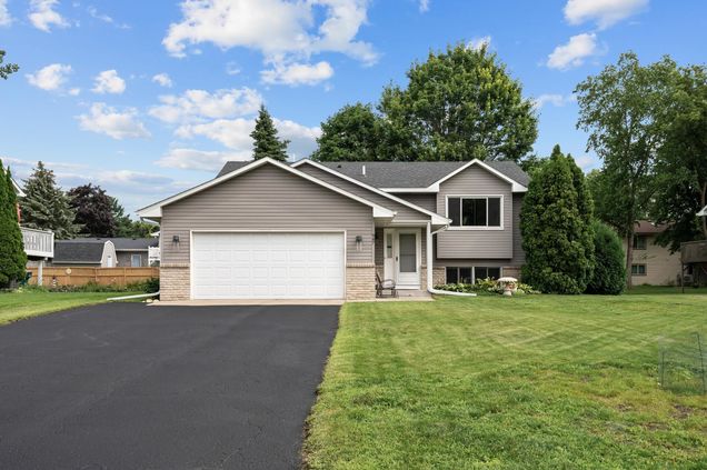 947 102nd Circle NE