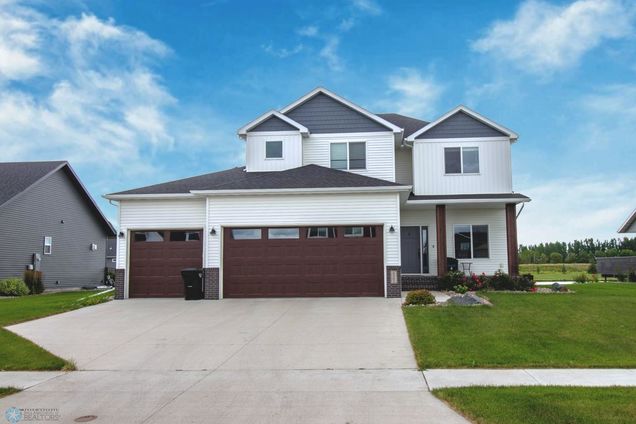 6707 54th Avenue S Fargo, ND House Active - Photo 1 of 47. Opens carousel modal