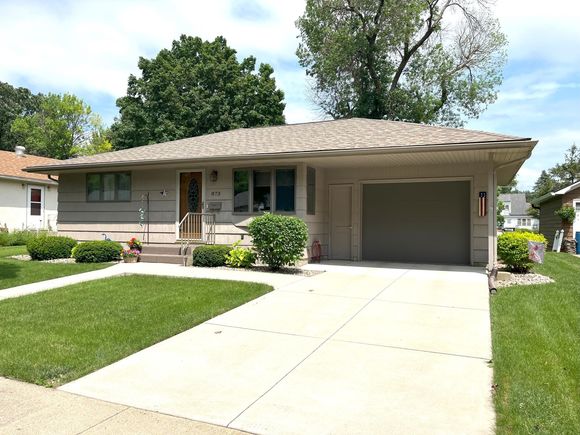 873 Redwood Drive Fairmont, MN House Active - Photo 1 of 18. Opens carousel modal